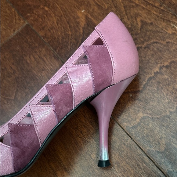 Via Spiga Mauve and Purple Cutout Designed Leather and Suede Heels, Size 6 - Picture 10 of 16